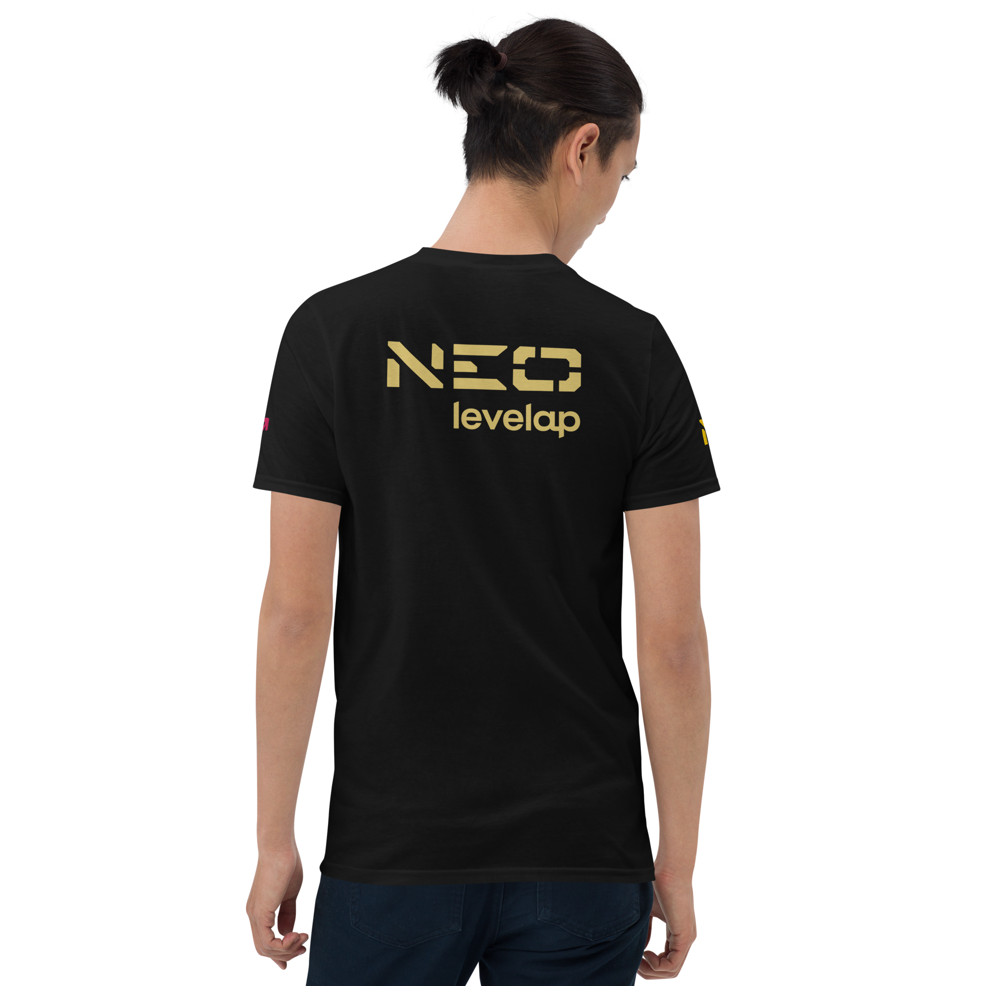 Camiseta negra trasera