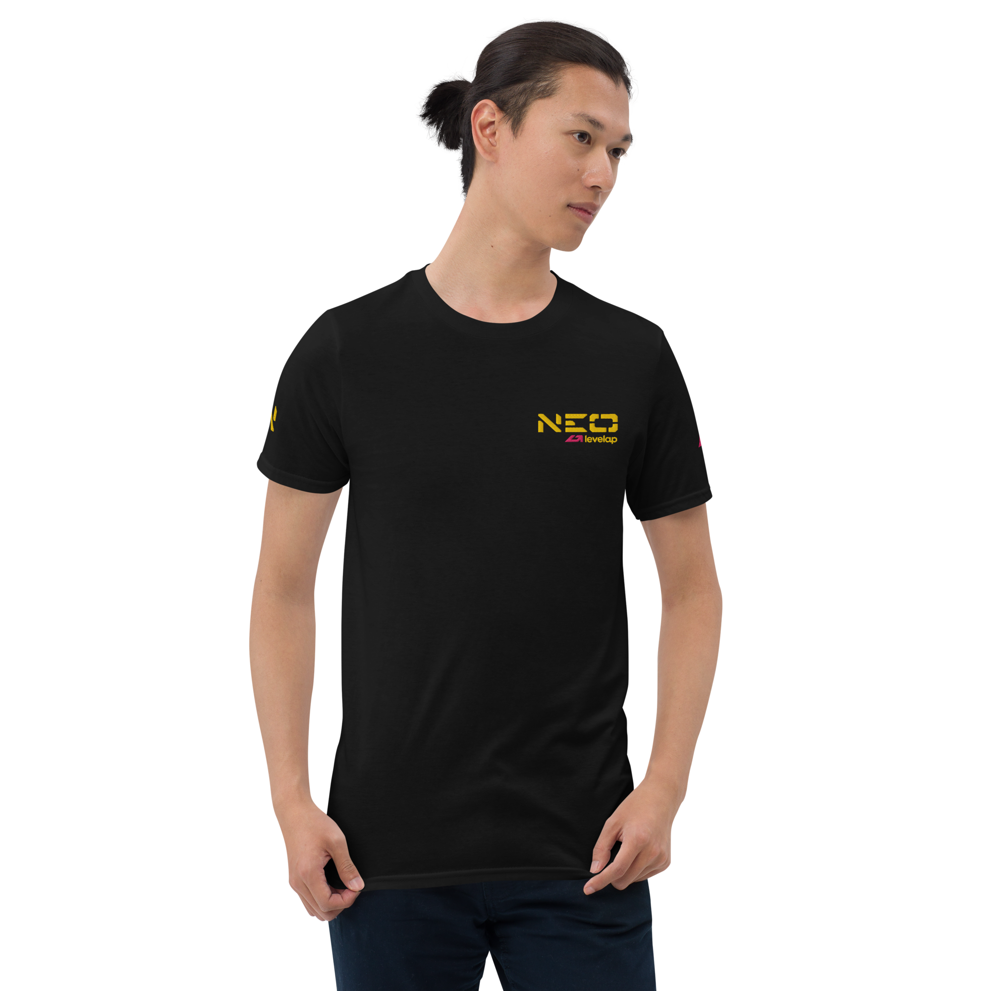 Camiseta negra frontal