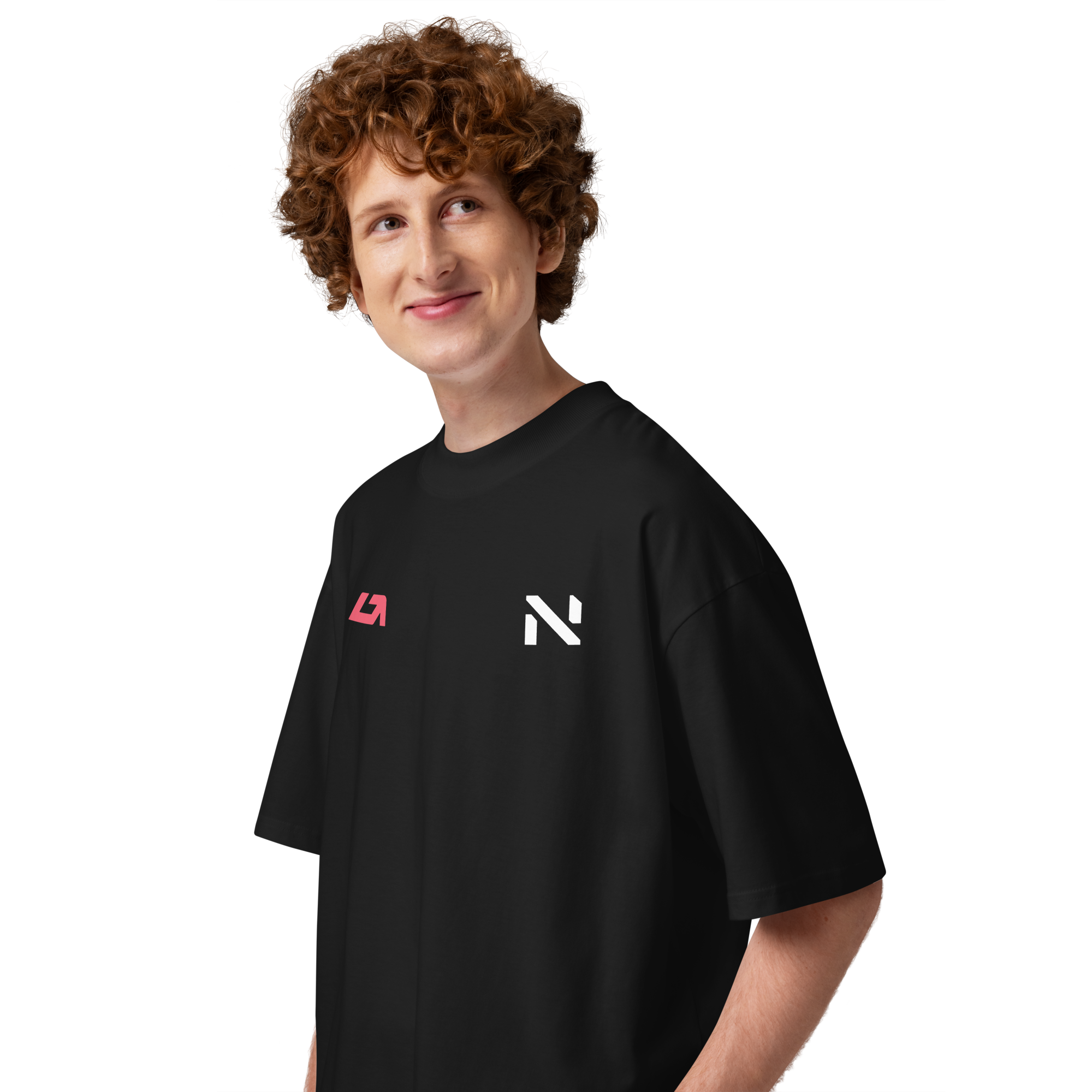 T-shirt oversize negra izquierda